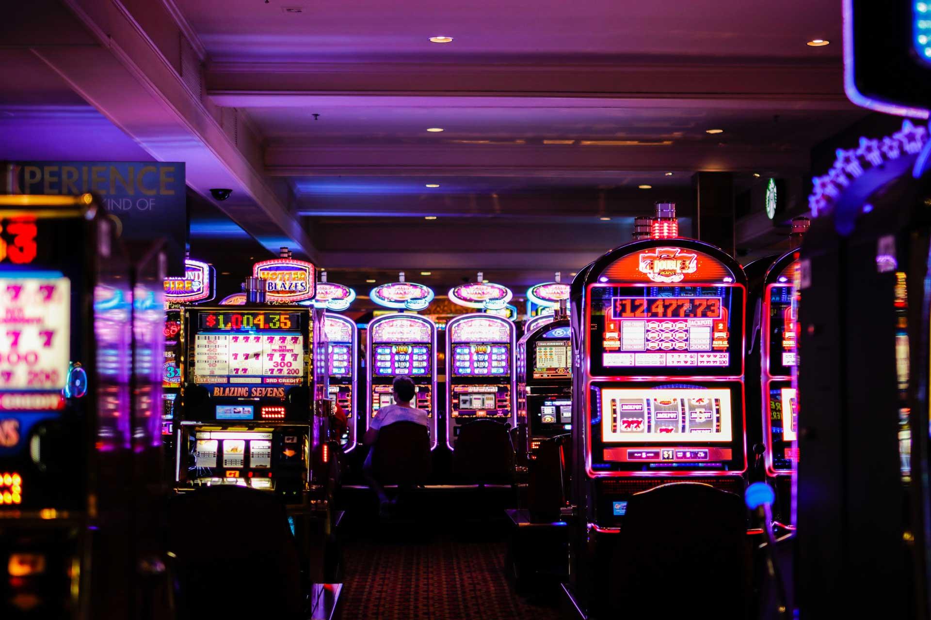 Khám phá trải nghiệm slot machine thú vị với hàng ngàn cơ hội trúng lớn cùng slot machine hàng đầu